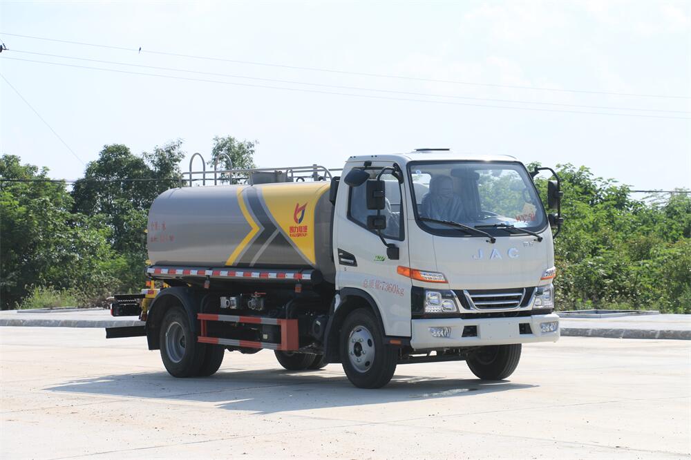 5噸灑水車-江淮國六5立方灑水車廠家價(jià)格